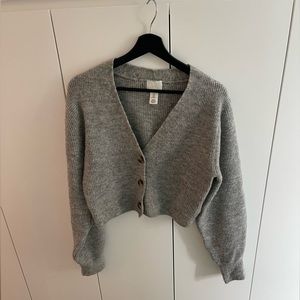 Cute H&M Grey cardigan